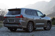 Katsaus päivitettyyn Lexus LX -maasturiin kuva 4