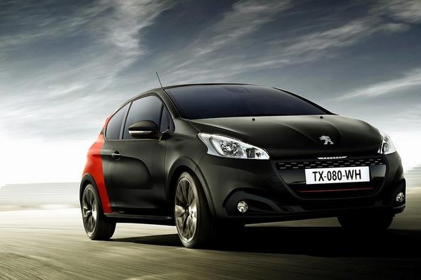 Katsaus kolmeoviseen Peugeot 208 GTI -viistoperään