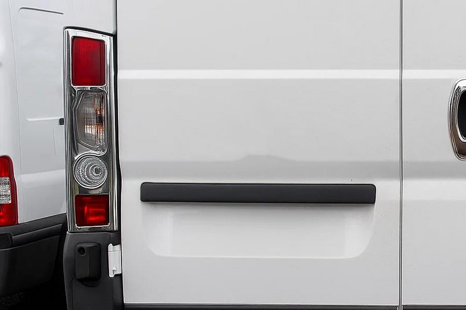 Fiat Ducato 2006–2025 Takavalon kromikehykset, suora (2006-2014, 2 kpl, ruostumaton teräs) Image