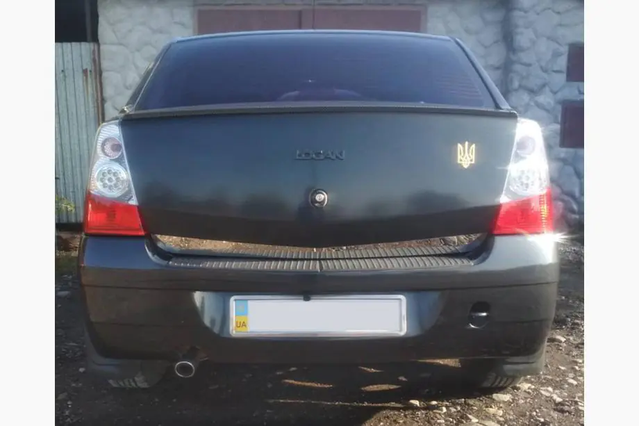 Dacia Logan I 2005–2008 Takaluukun alareunalista (RST) Kuva 5