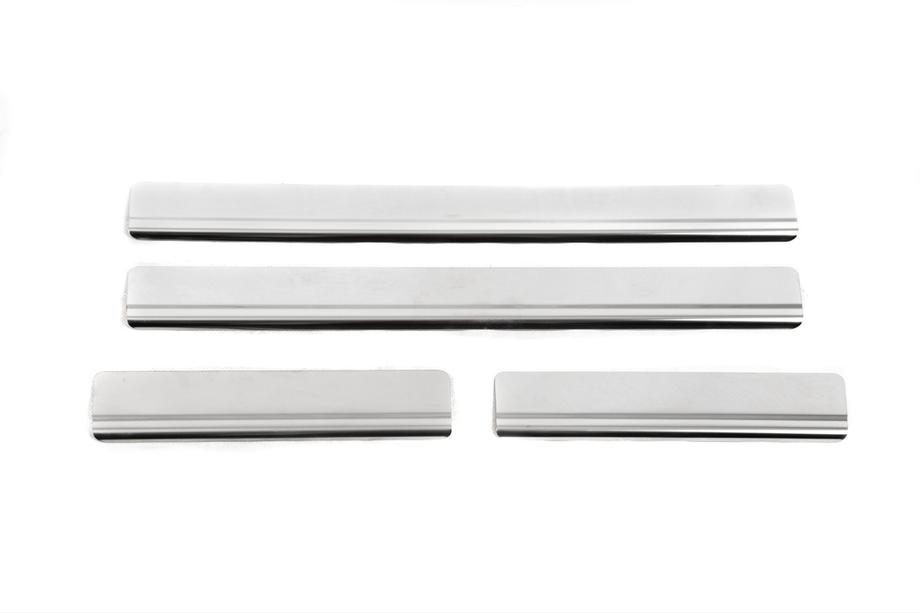 Toyota Corolla 2013–2019 OmsaLine kynnyslistat (ruostumaton teräs) Kuva 1