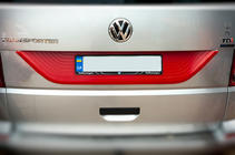 Volkswagen T6 2015–2024 Muovinen lista takaluukun kanteen Musta kuva 4
