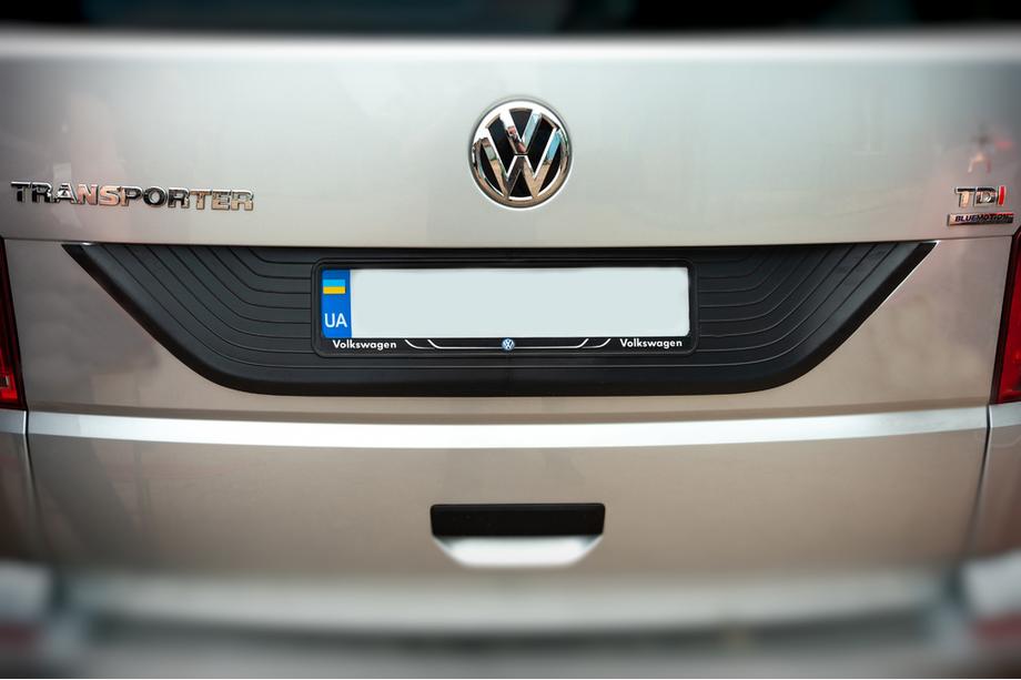 Volkswagen T6 2015–2024 Muovinen lista takaluukun kanteen Kuva 3