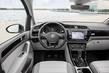 Kompaktin Volkswagen Touran -tila-auton koeajo kuva 5
