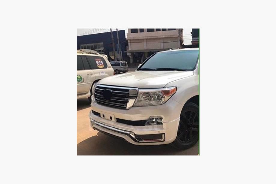 Toyota Land Cruiser 200 2007–2021 Korisarja 2016↗ (Modelista V3) Kuva 2