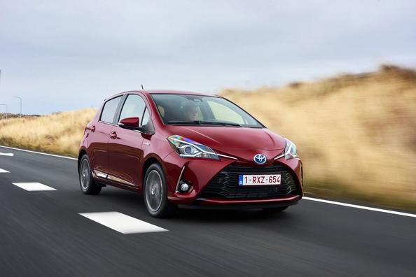 Koeajo: hatchback Toyota Yaris Hybrid -hybridiversio