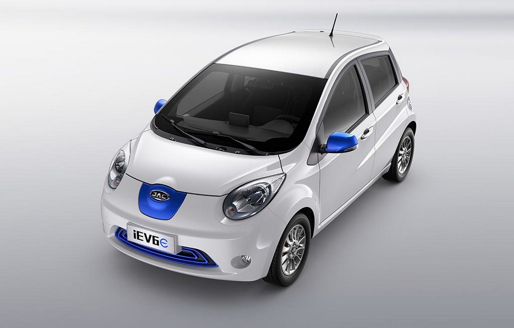 Koeajo: sähköinen kompakti hatchback JAC iEV6E