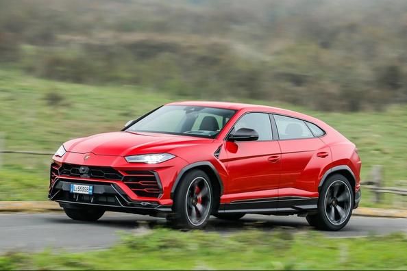 Lamborghini Urus -crossoverin koeajo