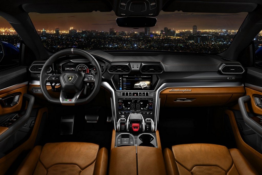 Lamborghini Urus -crossoverin koeajo