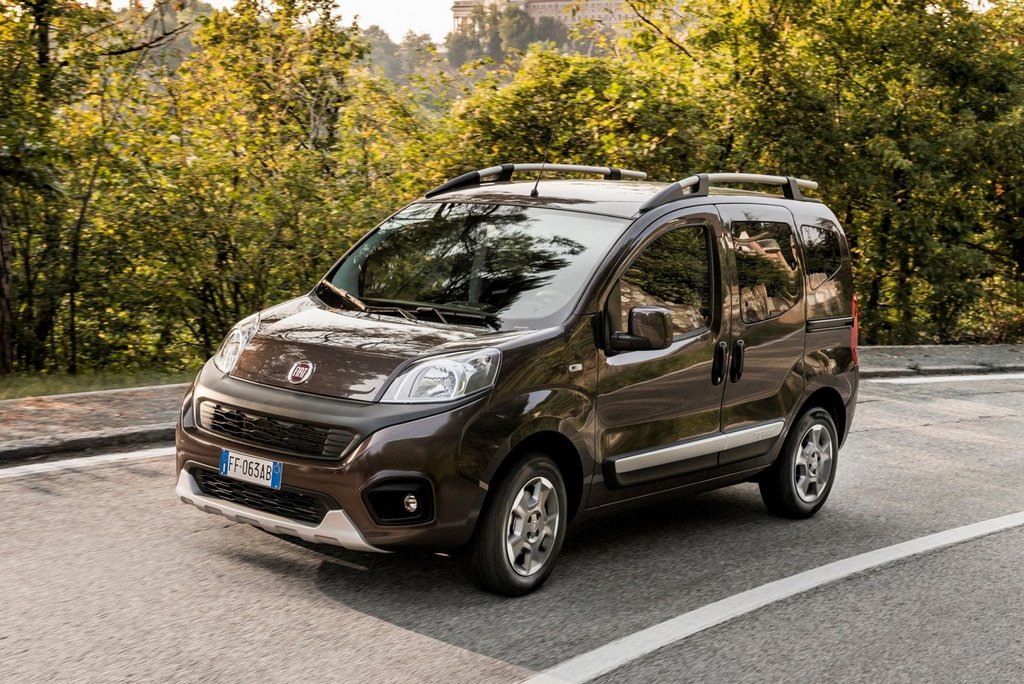 Katsaus kompaktin tila-auto Fiat Quboon