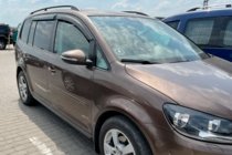 Volkswagen Touran 2010–2015 Ikkunadeflektorit (4 kpl, HIC) kuva 1