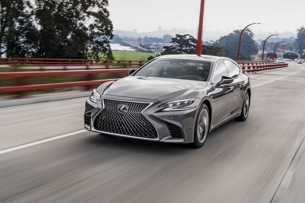 Viidennen sukupolven Lexus LS -sedanin koeajo