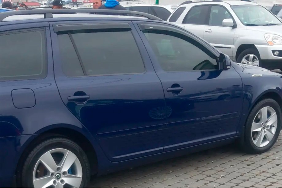 Skoda Octavia II A5 2010–2013 SW tuuliohjaimet ikkunoihin (4 kpl, HIC) Image