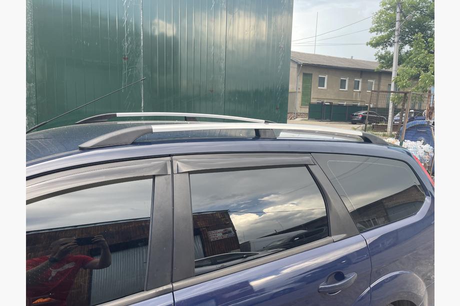 Ford Focus II 2008–2011 Alumiiniset kattokaiteet (Caravan, kromi) Image