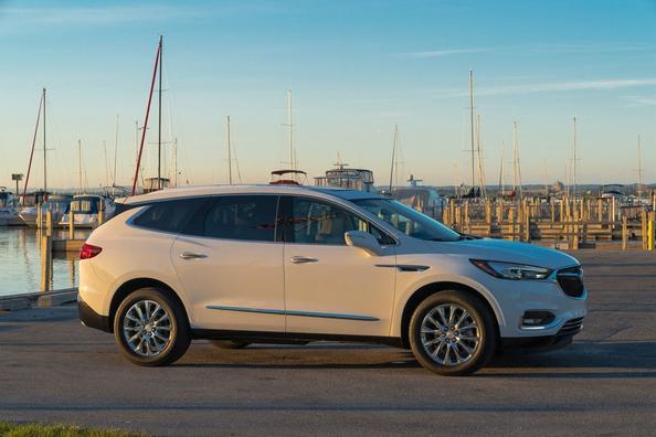 Buick Enclave -crossoverin koeajo
