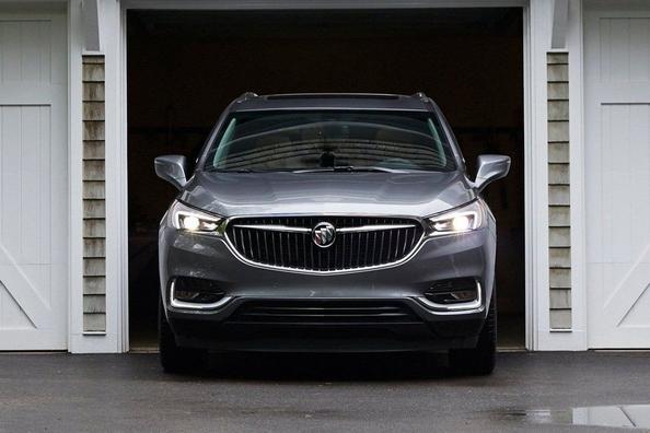 Buick Enclave -crossoverin koeajo Kuva 3