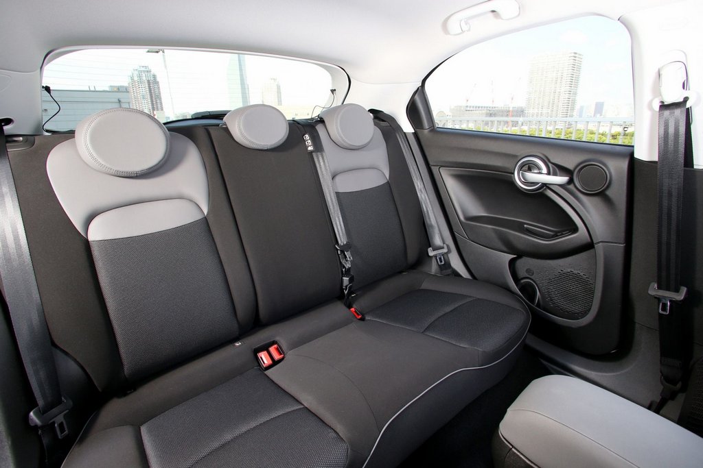 Kompakti kaupunkicrossover Fiat 500X