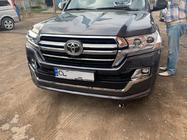 Toyota Land Cruiser 200 2007–2021 Jäähdyttimen säleikkö 2016-2021 (2019-design) Ilman kameraa kuva 8