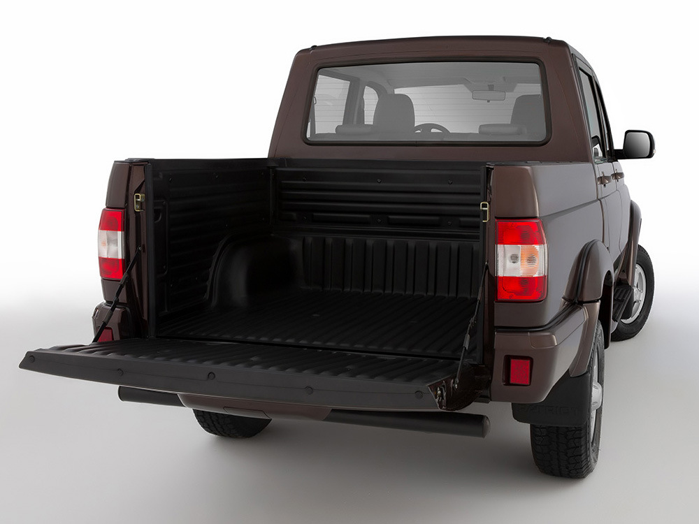Katsaus uudistettuun UAZ Pickup -malliin