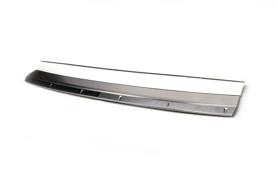 Lexus LX570/450d 2008–2022 Krominen takapuskurin lista (2012-2015) Image