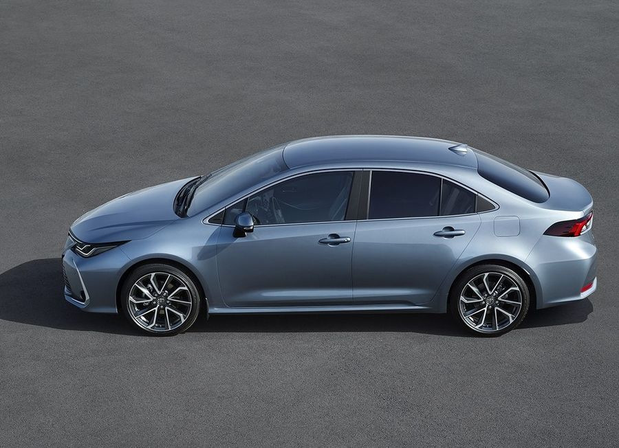 Toyota Corolla -sedanin 12. sukupolven katsaus