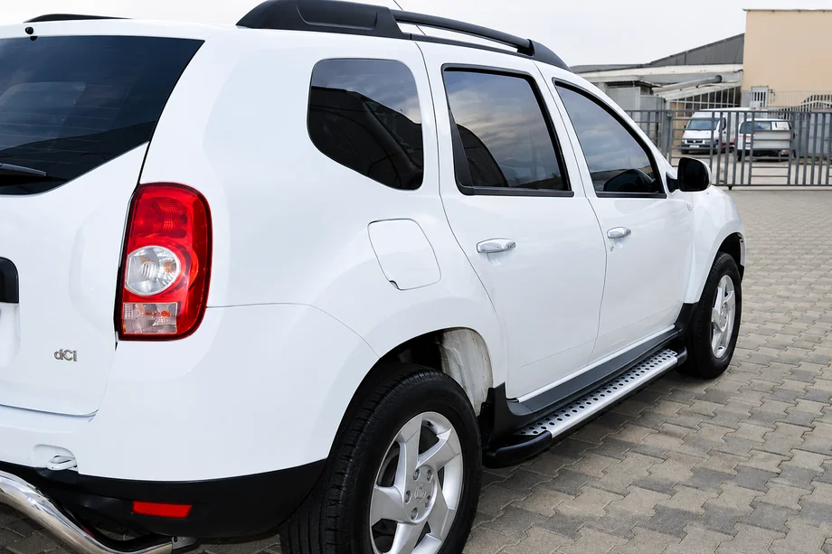 Renault Duster 2008–2017 Allmond Grey -sivuporrassarja (2 kpl, alumiini) Image