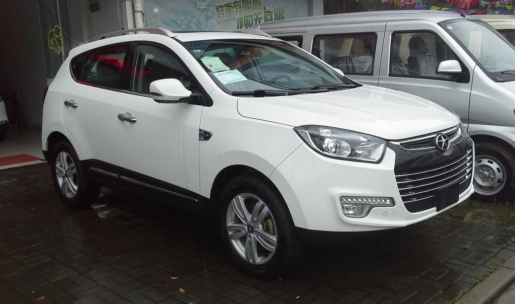 Katsaus kaupunkicrossoveriin JAC S5