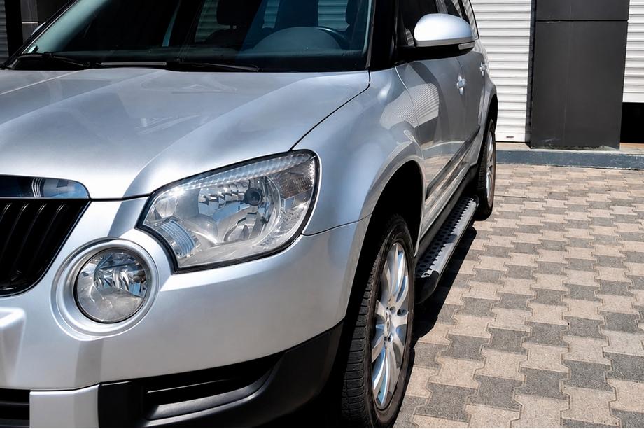 Skoda Yeti 2009–2017 Sivukynnykset Allmond Grey (2 kpl, alumiini) Image