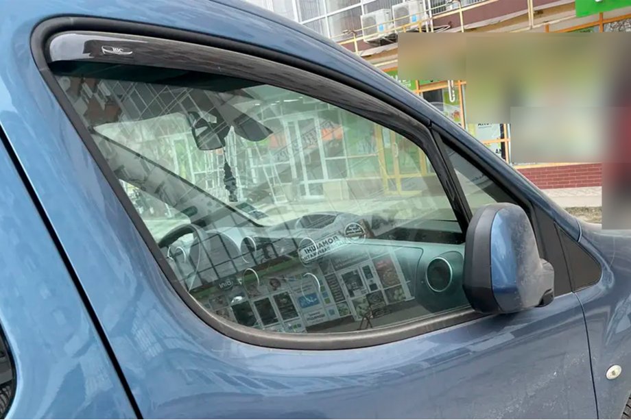 Citroen Berlingo 2008–2018 Ura-asenteiset ikkunatuuliohjaimet (2 kpl, HIC) Image