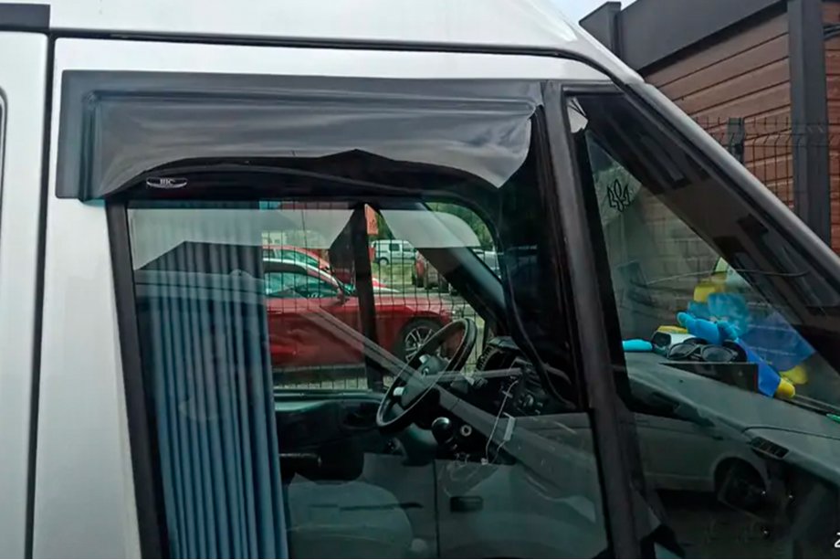 Ford Transit 2000–2014 Sivulasin tuuliohjaimet (2 kpl, HIC) Image