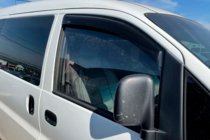 Hyundai H200, H1, Starex 1998–2007 Sivulasin tuuliohjaimet (2 kpl, HIC) kuva 2