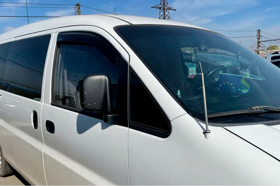 Hyundai H200, H1, Starex 1998–2007 Sivulasin tuuliohjaimet (2 kpl, HIC) Image