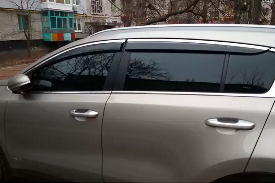 Kia Sportage 2015–2021 Sivulasien tuuliohjaimet kromilistalla (4 kpl, HIC) Kuva 1