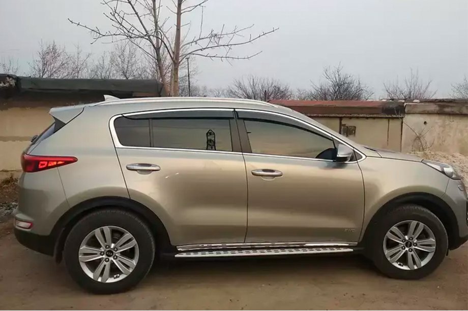 Kia Sportage 2015–2021 Sivulasien tuuliohjaimet kromilistalla (4 kpl, HIC) Kuva 2