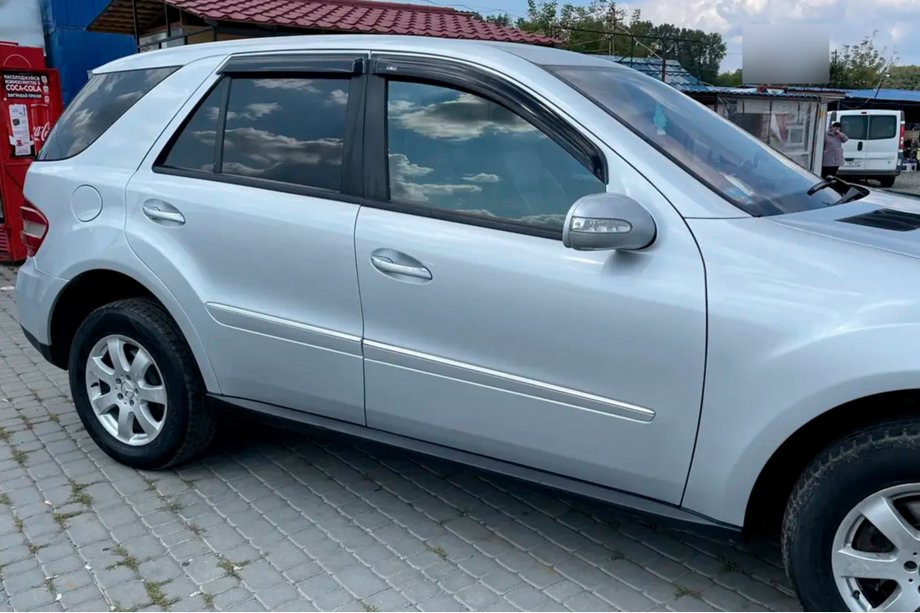 Mercedes ML W164 2005–2011 Ikkunadeflektorit (4 kpl, HIC) Kuva 9