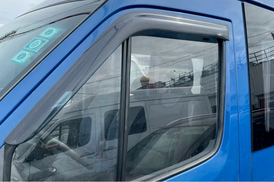 Mercedes Sprinter W901/902/903/904/905 1995–2006 Sivulasin tuuliohjaimet (2 kpl, HIC) Image