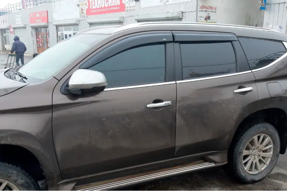 Mitsubishi Pajero Sport 2015– Ikkunadeflektorit (4 kpl, HIC) Image