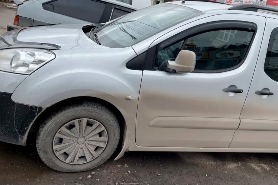 Peugeot Partner Tepee 2008–2018 Sivulasin tuuliohjaimet (2 kpl, HIC) Kuva 14