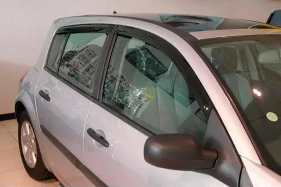 Renault Megane II 2004–2009 Ikkunatuulenohjaimet HB (4 kpl, HIC) Image