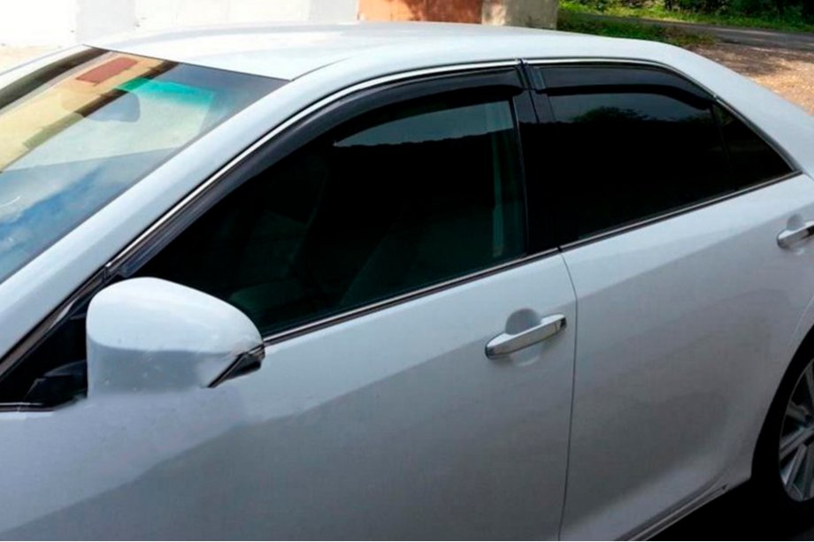 Toyota Avensis 2009–2018 Tuuliohjaimet kromilistalla SD (4 kpl, HIC) Image