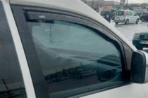 Volkswagen Caddy 2004–2010 Ura-asenteiset ikkunatuuliohjaimet (2 kpl, HIC) kuva 3