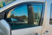 Volkswagen Caddy 2004–2010 Ura-asenteiset ikkunatuuliohjaimet (2 kpl, HIC) kuva 8