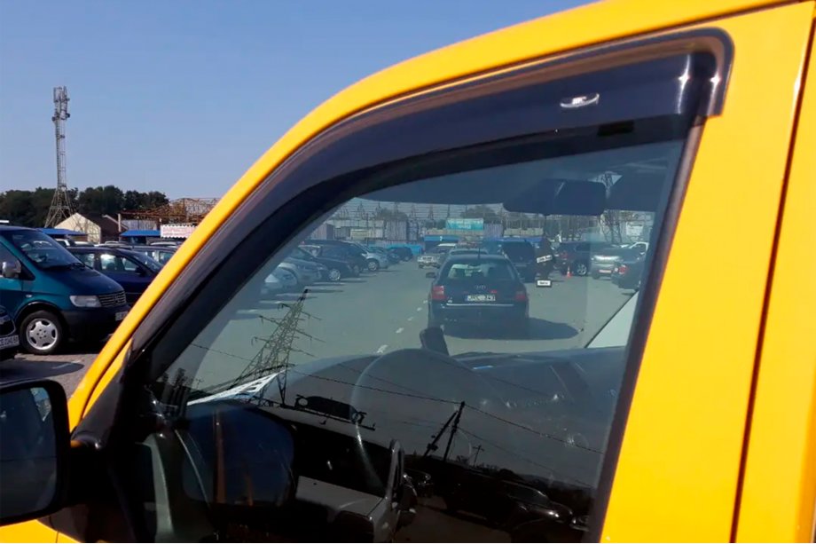 Volkswagen T5 Caravelle 2004–2010 Sivulasin tuuliohjaimet (2 kpl, HIC) Kuva 4