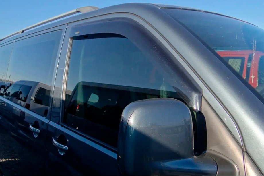 Volkswagen T5 Caravelle 2004–2010 Sivulasin tuuliohjaimet (2 kpl, HIC) Kuva 10