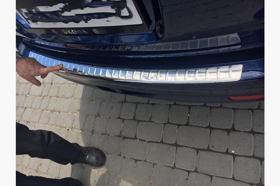 Mercedes E-sarja W212 2009–2016 Takapuskurin suojalista Carmos (SW, ruostumaton teräs) Kuva 4