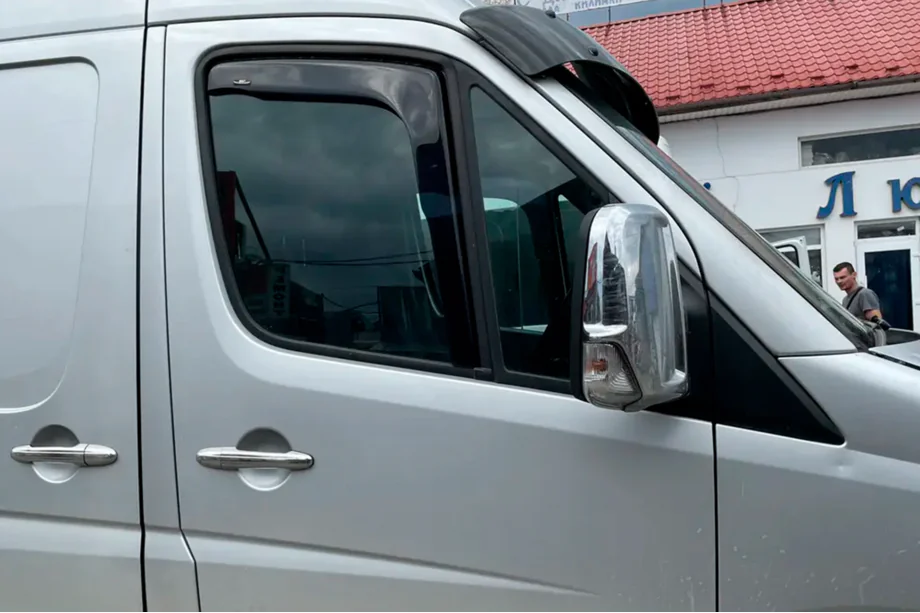 Mercedes Sprinter W906 2006–2018 Ura-asenteiset ikkunatuuliohjaimet (2 kpl, HIC) Image