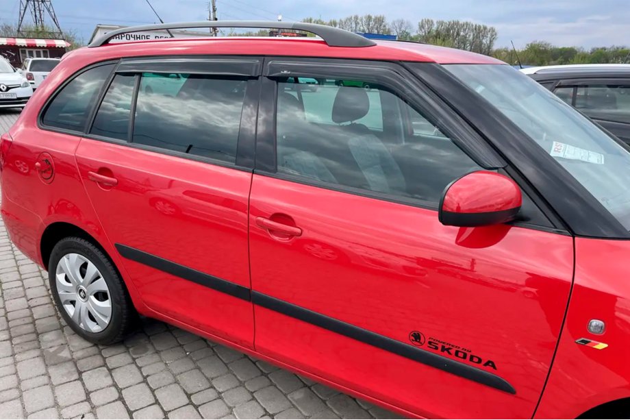 Skoda Fabia 2007–2014 SW tuuliohjaimet ikkunoihin (4 kpl, HIC) Image