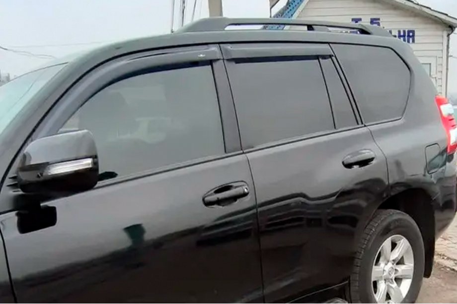 Toyota Land Cruiser Prado 150 2009–2023 Ikkunatuulisuojat 8 cm (4 kpl, HIC) Kuva 2