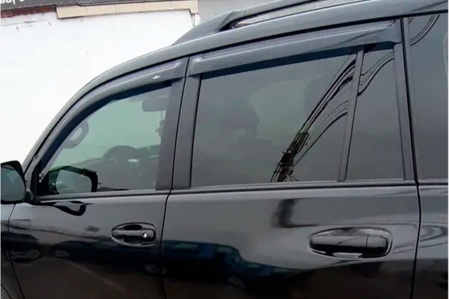 Toyota Land Cruiser Prado 150 2009–2023 Ikkunatuulisuojat 8 cm (4 kpl, HIC) Kuva 1
