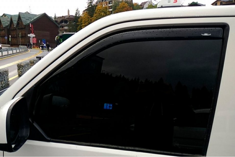Volkswagen T5 Multivan 2003–2010 Ura-asenteiset ikkunatuuliohjaimet (2 kpl, HIC) Image